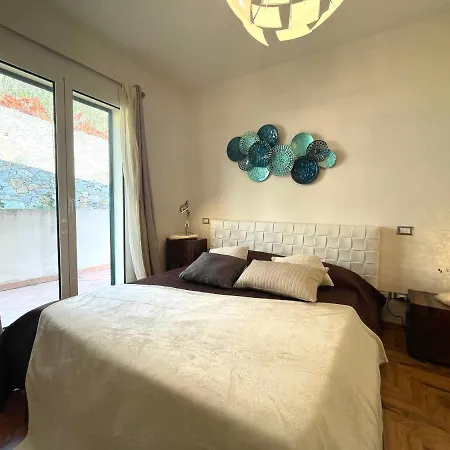 Апартаменты La Finestra Sul Mare Con Wi-fi, A/c & Free Parking