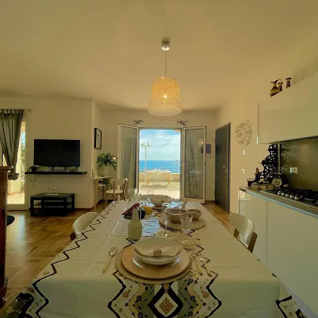 La Finestra Sul Mare Con Wi-fi, A/c & Free Parking Διαμέρισμα
