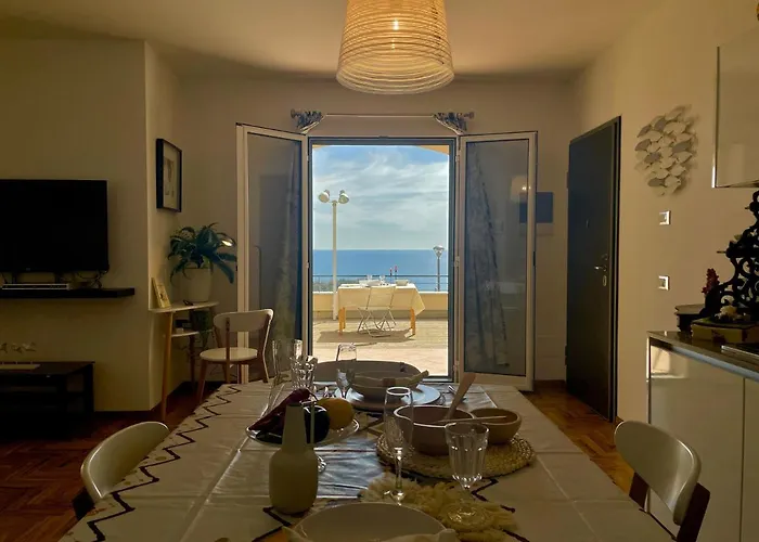 La Finestra Sul Mare Con Wi-fi, A/c & Free Parking Διαμέρισμα