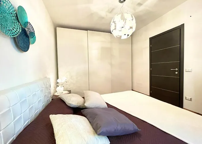 La Finestra Sul Mare Con Wi-fi, A/c & Free Parking * Pietra Ligure