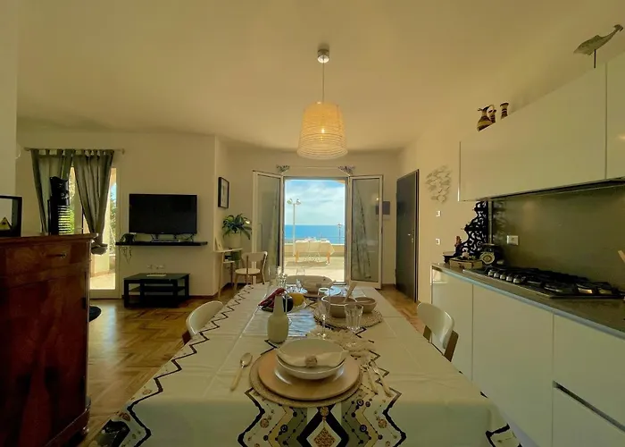 La Finestra Sul Mare Con Wi-fi, A/c & Free Parking Διαμέρισμα