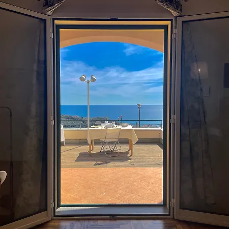 La Finestra Sul Mare Con Wi-fi, A/c & Free Parking