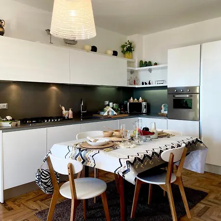 Apartamento La Finestra Sul Mare Con Wi-fi, A/c & Free Parking *