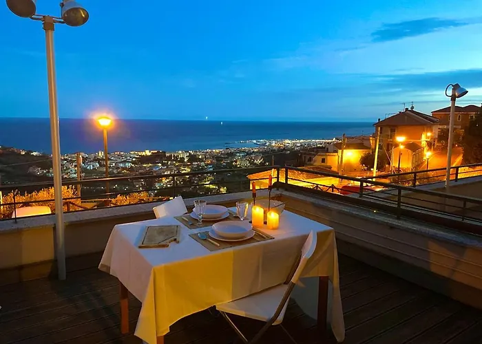 Apartamento La Finestra Sul Mare Con Wi-fi, A/c & Free Parking Pietra Ligure