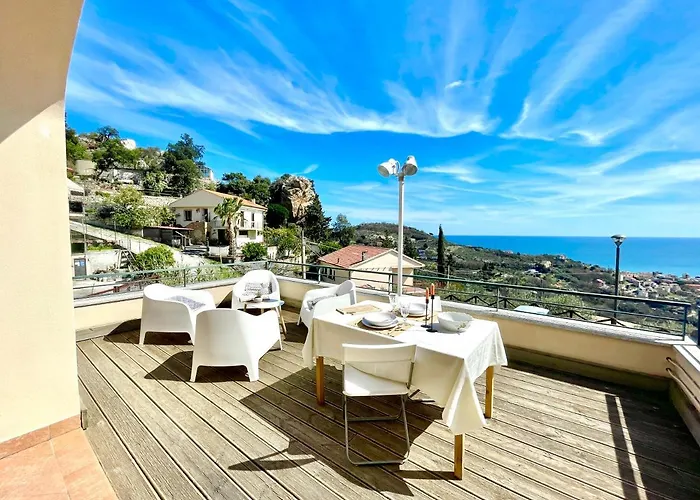 Apartamento La Finestra Sul Mare Con Wi-fi, A/c & Free Parking Pietra Ligure
