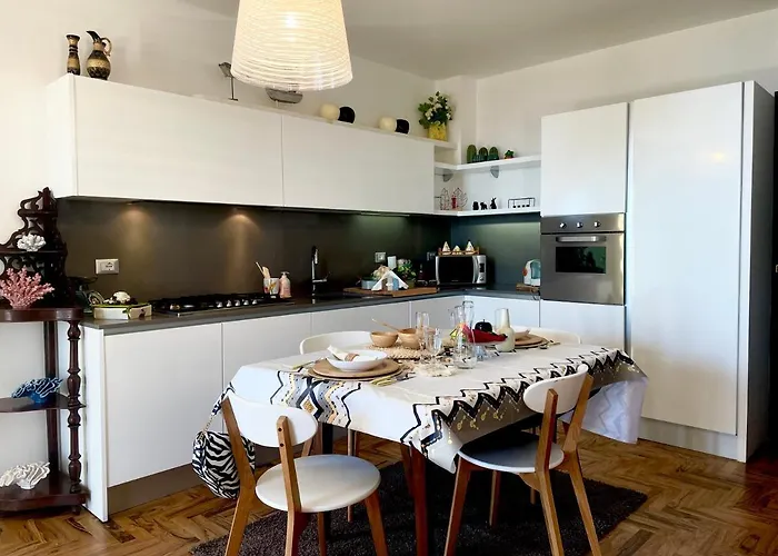 Apartamento La Finestra Sul Mare Con Wi-fi, A/c & Free Parking *